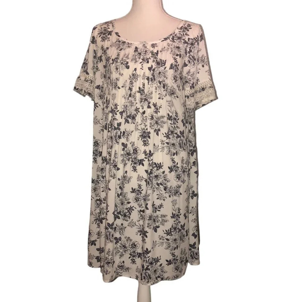 TORRID Sz 00/Medium to Large Women's Navy Blue & Cream Flowers Floral Dress NWT